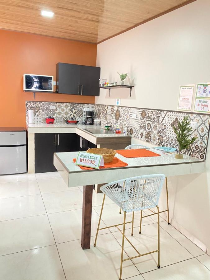 Pura Vida Apartment. 5 Min From Airport Alajuela Buitenkant foto