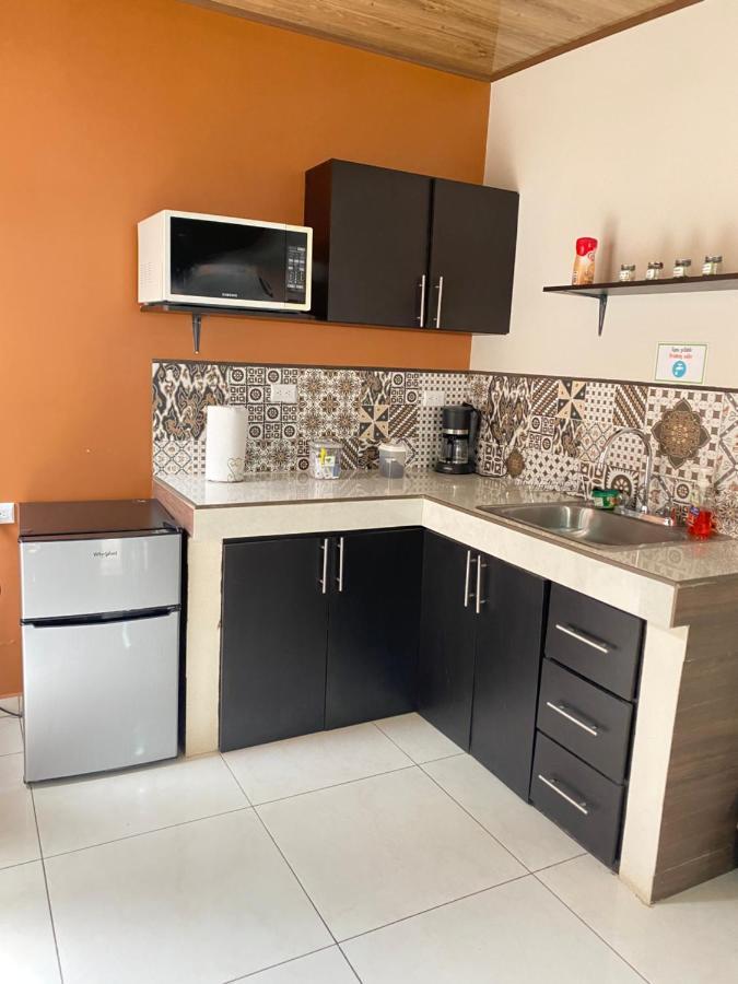 Pura Vida Apartment. 5 Min From Airport Alajuela Buitenkant foto